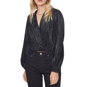 ASTR the label Primadonna black plisse surplice top NWT